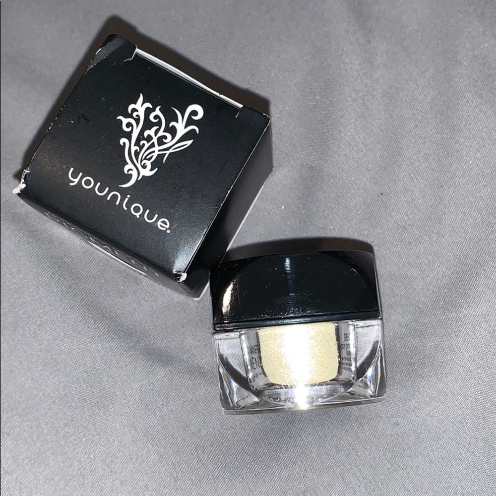 Moodstruck mineral pigment Shimmer